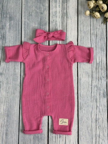 Купить оптом 336-Ф. Комбинезон с повязкой для девочки из муслина, хлопок 100%, размеры 56,62,68, фуксия в Саранске